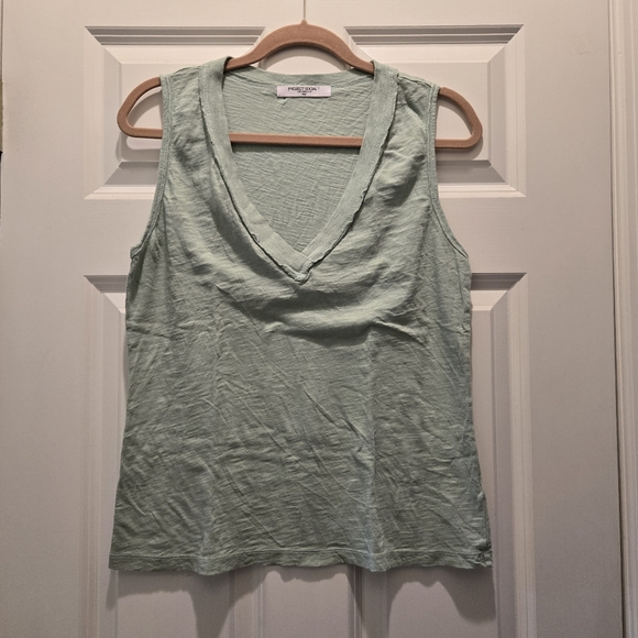 NWOT Project Social T Top L 100% Cotton Women's Sleeveless Vneck Tank Green - Picture 1 of 4